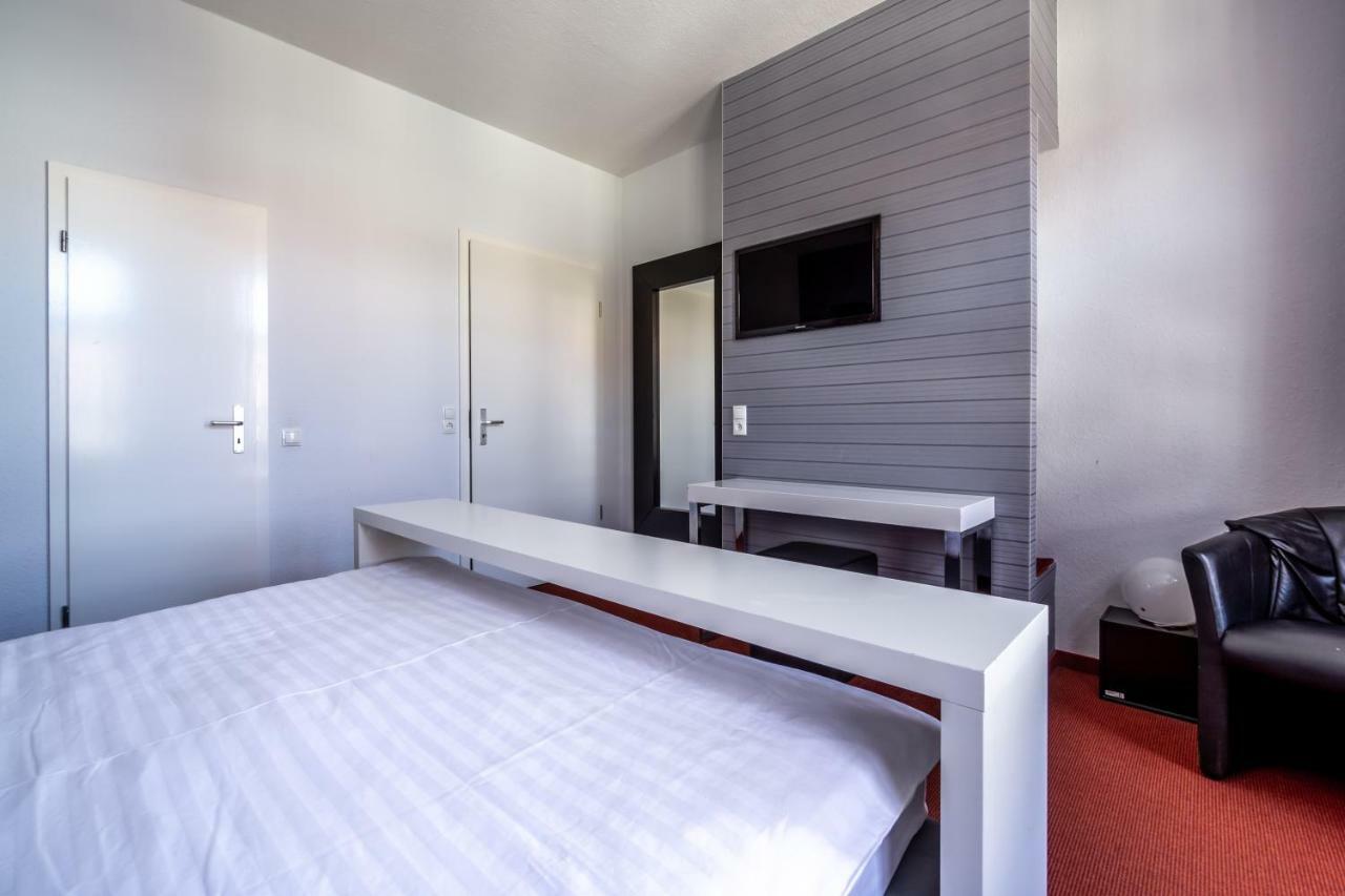 Sl'Otel - Das Stadthotel - Voll Klimatisiert 베른부르크 외부 사진